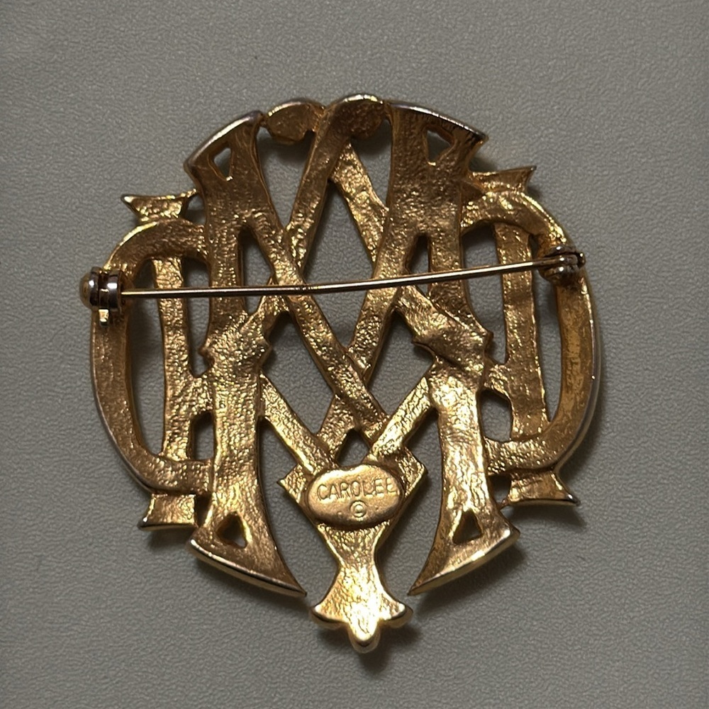 3/$18 Carolee Brooch - Picture 4 of 6